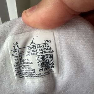 Jordan White Women's Sneaker Size US 7.5 - Interior Tag Detail
